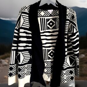 Xhilaration Open Cardigan sweater Womens S/P Black/white Aztec Good Condition